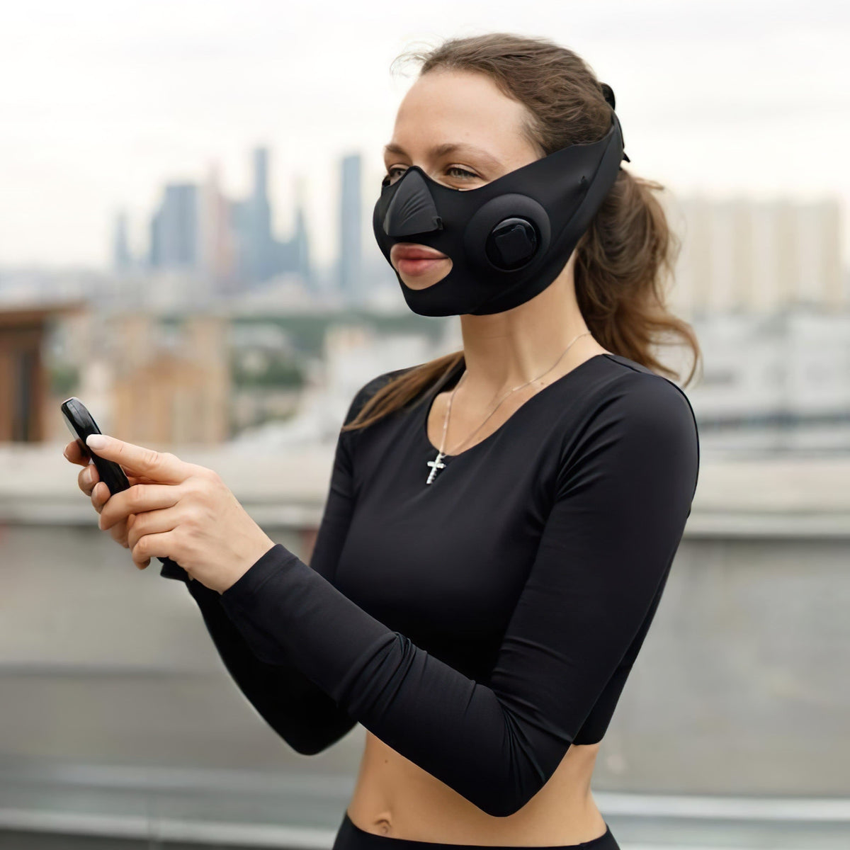 Maximize Your Glow : The Benefits of the EMS Face Mask